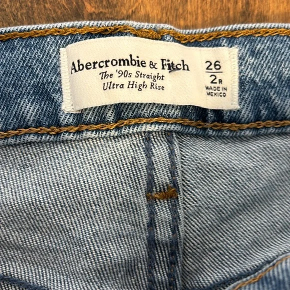 Abercrombie & Fitch 90s straight jeans. - Picture 7 of 10